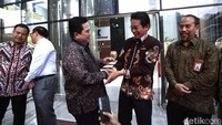Budi mengatakan pertemuan juga dihadiri dua wakil menteri.