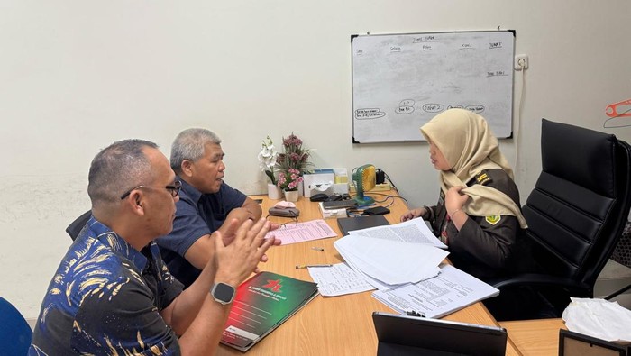 Pelaksanaan tahap II tersangka dan barang bukti di Kejari Muba