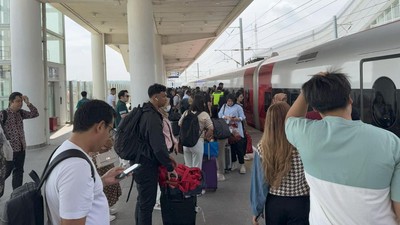 Penumpang Kereta Cepat Tembus 9 Juta!