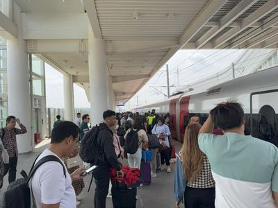 Penumpang Kereta Cepat Tembus 9 Juta!