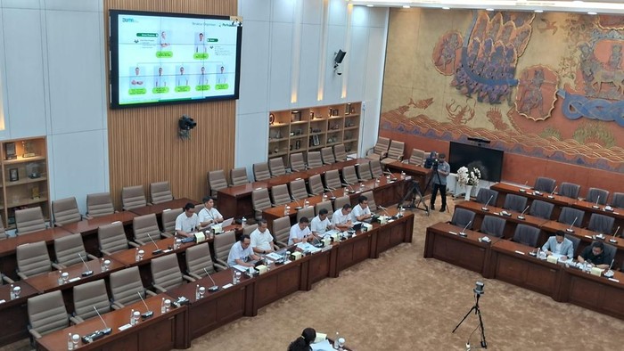 Perhutani Rapat di DPR