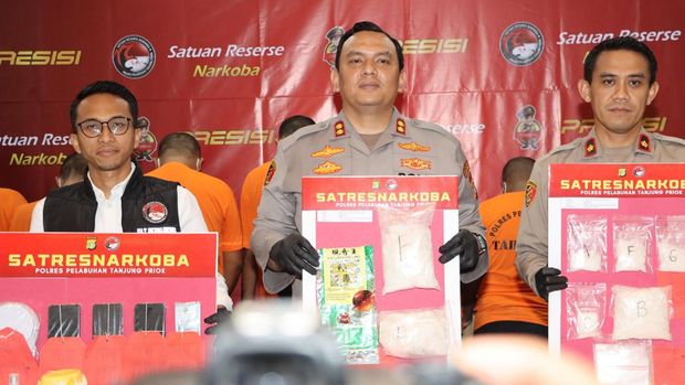 Polres Pelabuhan Tanjung Priok mengungkap 10 kasus peredaran narkotika selama periode Maret-April 2025. Total ada 12 orang tersangka yang ditangkap. (dok Istimewa)