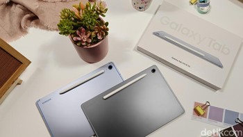 Tablet ini hadir dalam tiga varian warna. Selain Blue dan Gray, ada pilihan silver. Foto: Adi Fida Rahman/detikINET