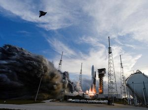 Video Satelit Internet Kuiper Milik Amazon Meluncur Jadi Pesaing Starlink