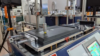 Lenovo K14 Gen 3 sudah mengantongi sertifikat MIL-STD-810H yang artinya laptop ini harus lolos sejumlah tes durabilitas. Foto: Virgina Maulita Putri/detikINET