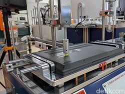 Melihat Laptop Tahan Banting Lenovo Disiksa di Batam
