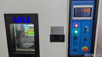 Berikutnya ada uji temperatur dan kelembaban. Di ruang khusus ini, Lenovo K14 Gen 3 merasakan suhu ekstrem dari 0 derajat sampai 40 derajat Celsius dan sebaliknya selama 32 jam. Foto: Virgina Maulita Putri/detikINET