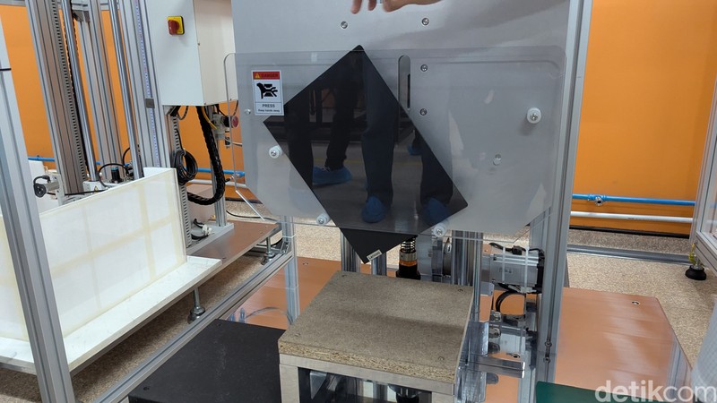 Uji ketahanan laptop Lenovo