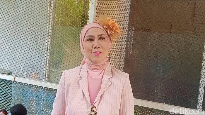 Venna Melinda saat ditemui di kawasan Transmedia.