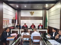 Hajar Sekuriti Finns hingga Pingsan, WN Australia Terancam 2 Tahun 8 Bulan