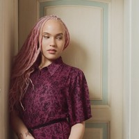 Belum lagi dengan julukan yang sering disematkan padanya: ‘nepo baby’ atau anak nepotisme, istilah yang merujuk pada anak selebriti yang dianggap mendapat privilese karena nama besar orang tua. Namun Aiiryn yang berprofesi sebagai model dan aktris itu membantah anggapan tersebut. Foto: dok. Instagram @voiceofairyn