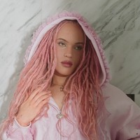 “Ada perbedaan besar antara menjadi terlihat dan dilihat. Aku selama ini terlihat, tapi aku belum pernah benar-benar dilihat,” ujar Airyn. Foto: dok. Instagram @voiceofairyn