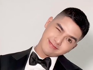 Gaya Al Ghazali & Alyssa Ikut Tren Senyum Kim Seon Hoo, Tampil Bak Pengantin