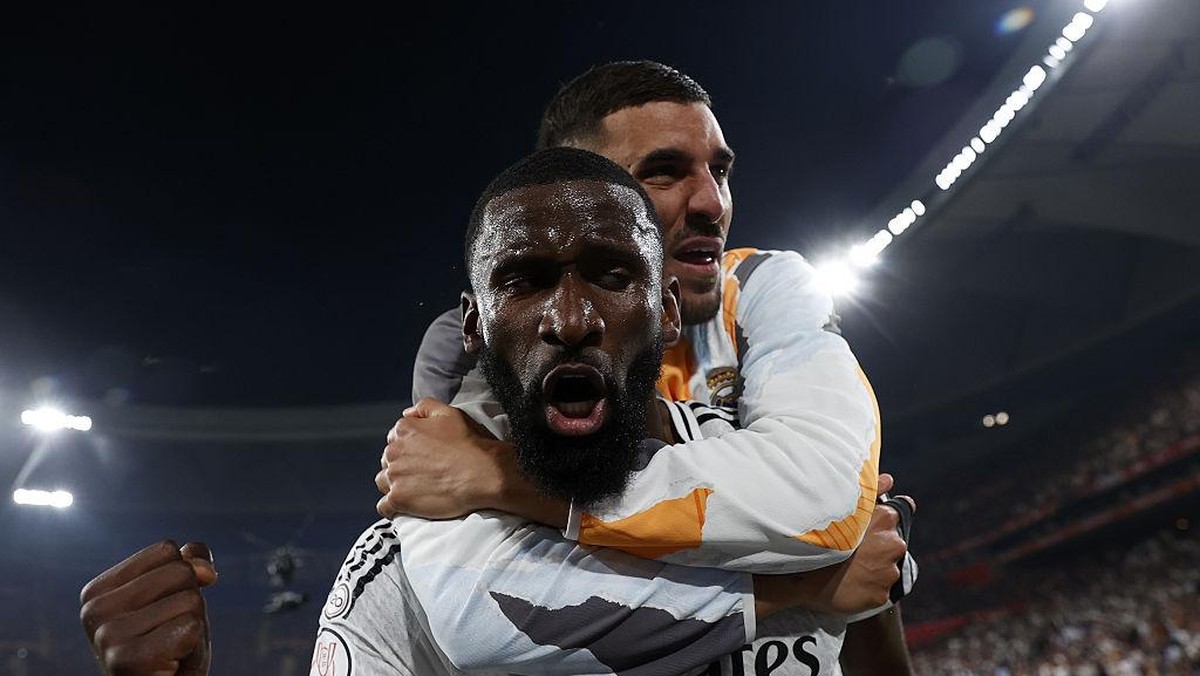 Bek Real Madrid Antonio Ruediger dipastikan absen dua bulan usai operasi lutut (Anadolu via Getty Images/Anadolu)