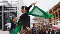 Ariel bilang dari Sabang sampai Marauke, Indonesia sudah diberkati dengan berbagai jenis tarian luar biasa yang kaya akan makna, serta keunikan ciri khasnya. Ariel memposting pengalaman menari dan nostalgia serta harapannya itu saat Hari Tari yang jatuh 29 April. (Instagram Ariel Tatum)