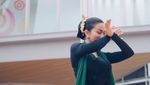 Kenalkan Budaya RI di Jepang, Ariel Tatum Jaipongan