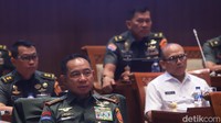 Mulanya Utut bertanya apakah rapat akan digelar terbuka atau tertutup. Namun, menurutnya, rapat tersebut tak membahas terkait hal-hal yang bersifat keamanan negara. 