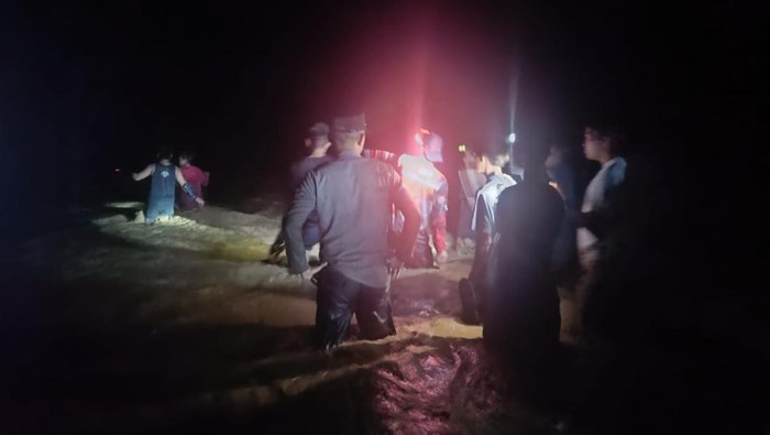 Banjir Bandang Terjang 2 Desa di Boltim gegara Tanggul Jebol, 1 Rumah Hanyut