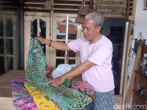 Cerita Sugianto Nasabah BRI yang Dijuluki Pembatik di Atas Gunung