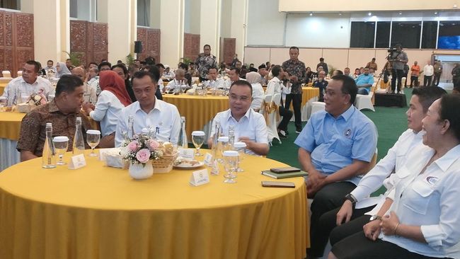 Dasco, Teddy dan Prasetyo Hadi silaturahmi dengan serikat buruh di DPR