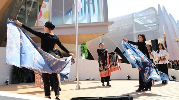 Batik Liem Ping Wie Angkat Nilai Budaya Melalui Ragam Motif Batik Indonesia Di World Expo 2025 Osaka. (Dok. Bappenas)