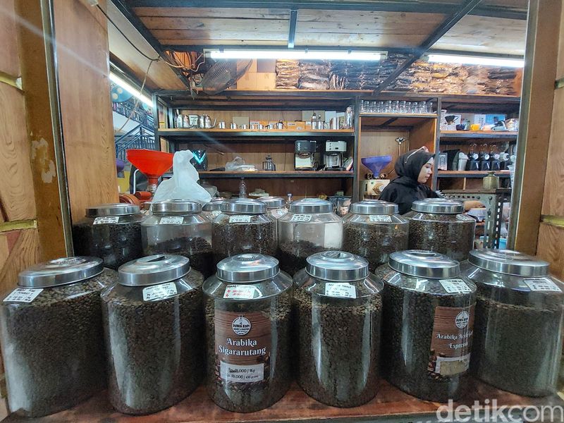 Dunia Kopi Pasar Santa