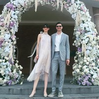 Nama Fachri Albar sendiri belakangan memang tengah disorot karena terlibat kasus narkoba. Sebelumnya pada tahun 2018 Fachri Albar juga diketahui sempat tertangkap karena kasus yang sama. Beda dengan saat ini, di tahun 2018 itu Renata tampak menemani sejak awal sampai kasus berakhir. Foto: Instagram/@renata711