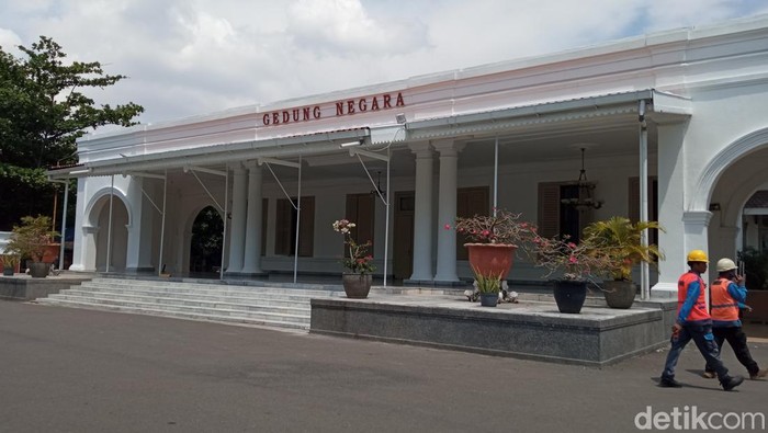 Gedung Negara di Kota Cirebon yang akan jadi kantor Gubernur Jawa Barat.