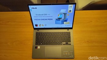Asus segera menghadirkan seri terbaru Vivobook S14 di Indonesia. Foto: (Panji Saputro/detikINET).