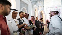Tamu Allah asal India juga mulai tiba di Bandara Internasional Prince Mohammad bin Abdulaziz, Madinah. Foto: X/Kementerian Haji dan Umrah Arab Saudi