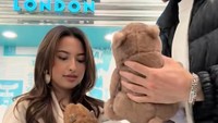 Kini, keduanya semakin akrab aja nih. Foto: TikTok Jennifer Coppen