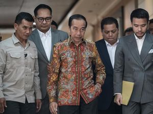 Tudingan Ijazah Palsu Dianggap Masalah Ringan, Kenapa Jokowi Ngotot Lapor Polisi?
