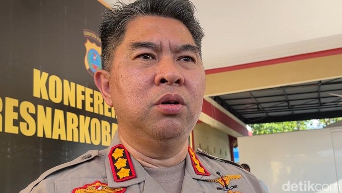 Kabid Humas Polda Sumut Kombes Ferry Walintukan saat diwawancarai di Polda Sumut, Rabu (30/4). (Foto: Finta Rahyuni/detikSumut).