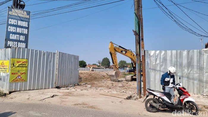 Kampung Sukajaya, Cikarang di mana dulu Aura Cinta tinggal bersama orang tuanya.