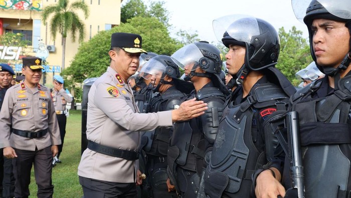 Kapolda Kalteng Pimpin Apel Gelar Pasukan di Lapangan Barigas Polda Kalteng