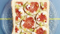 Irisan buah ara sepertinya menginspirasi Manama Sasaki untuk membuat desain roti tawar yang cantik seperti ini. Foto: Manama Sasaki via Bored Panda