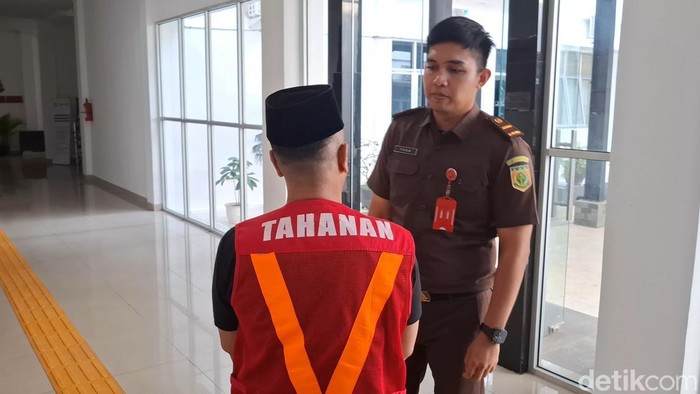 Mantan Kades Muratara Saharudin, tersangka kasus korupsi dana BLT