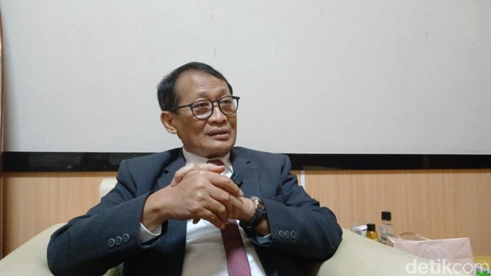 Mediator Ijazah Jokowi di PN Solo, Prof Adi Sulistiyono ditemui di kantornya UNS, Rabu (30/4/2025)