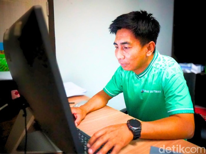 Melihat Ardiyansah bekerja dengan cekatan meski memiliki keterbatasan pendengaran