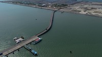 Pemerintah menargetkan proyek pengembangan Pelabuhan Patimban fase 1 dan 2 yang meliputi terminal mobil berkapasitas 600.000 completely build up (CBU) dan terminal kontainer berkapasitas 1,9 juta TEUs selesai pada akhir kuartal IV 2025. 