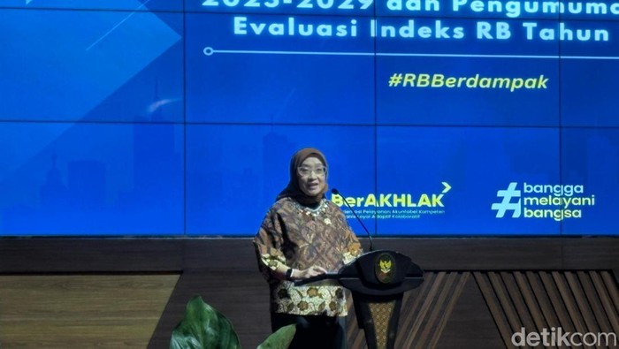 Menteri PANRB Rini Widyantini