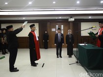 Momen Eks Jurnalis Dilantik Jadi Hakim Ad Hoc Tipikor