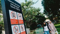 Taman Literasi dirancang sebagai ruang publik modern yang menggabungkan unsur rekreasi dan literasi.