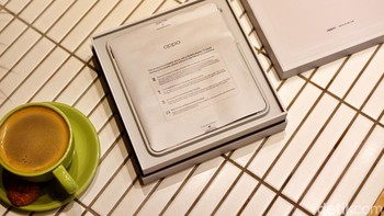 Perangkat ini hadir sebagai penerus Find N3. Sebagai suksesor Oppo Find n5 membawa peningkatan signifikan di sektor desain, performa, dan fitur AI Foto: Adi Fida Rahman/detikINET