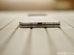 Unboxing Oppo Find N5: HP Layar Lipat Tertipis Harga Rp 28 Juta