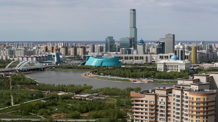 Pemandangan kota Astana memperlihatkan transformasi ibu kota Kazakhstan menjadi pusat urban modern yang terus berkembang pesat.