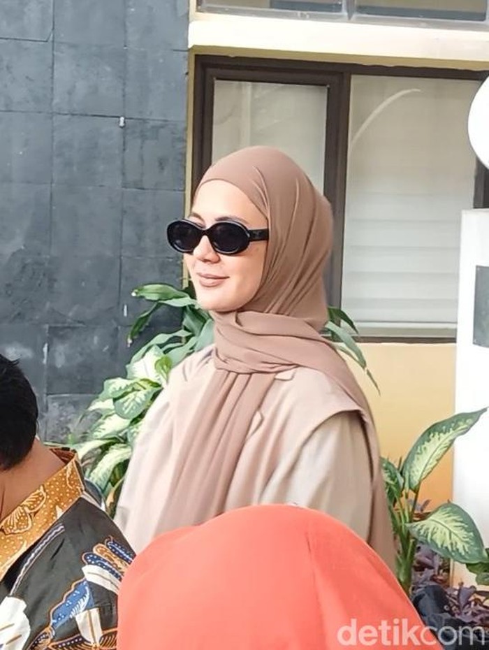 Paula Verhoeven di Komnas Perempuan.