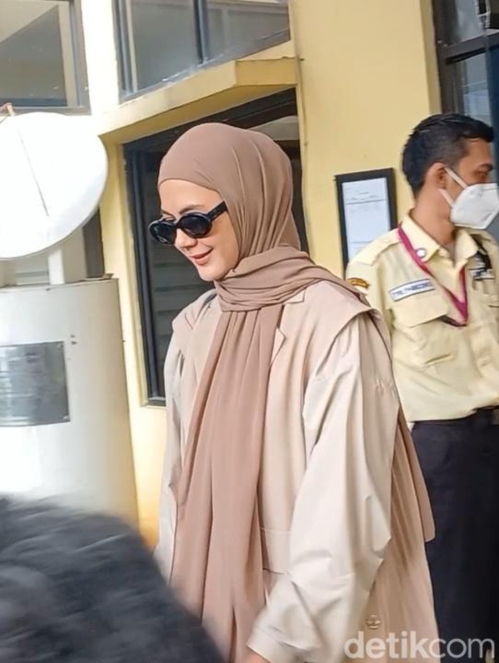 Paula Verhoeven di Komnas Perempuan.
