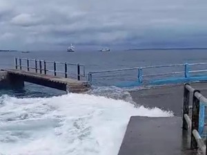 Pelayaran ke Pulau Semau Tetap Berjalan meski Pelabuhan Hansisi Rusak