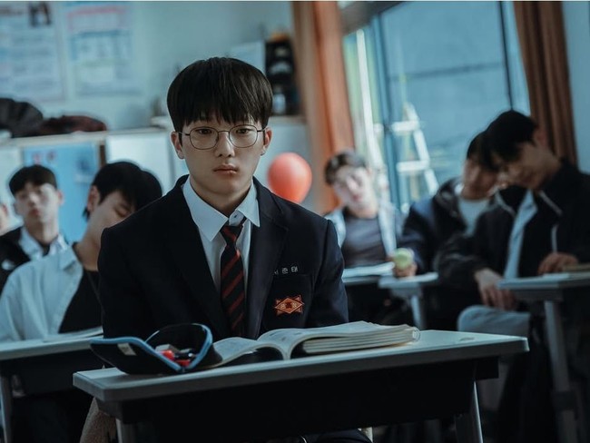 Pemain Weak Hero Class 2